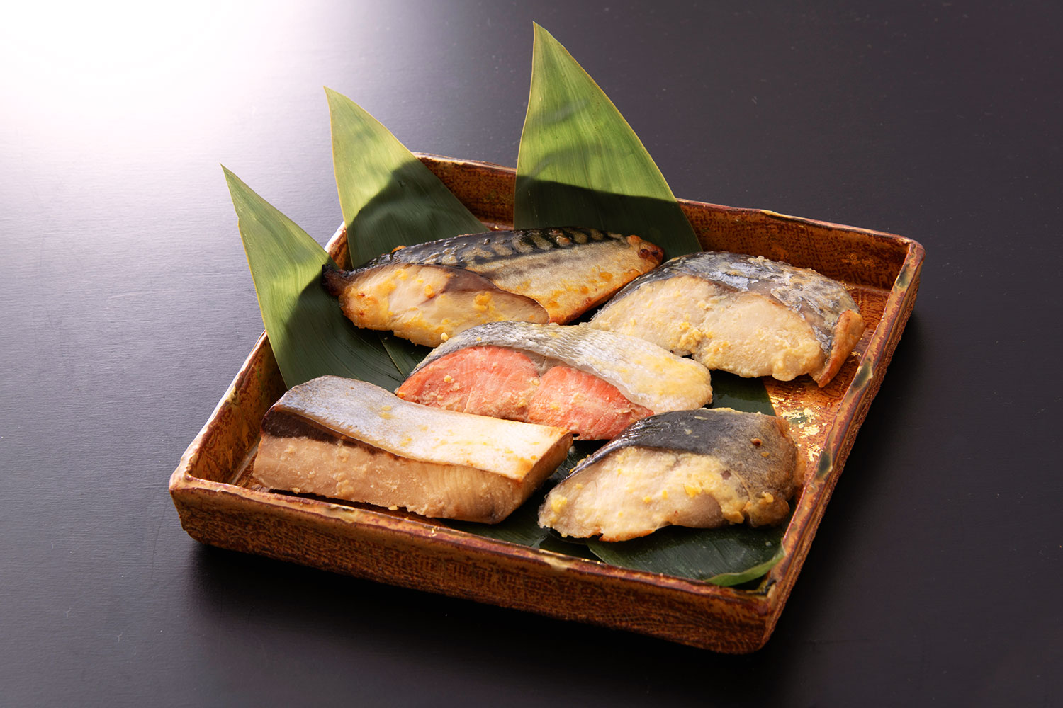 西京焼きのお魚を解凍なしで冷凍のまま電子レンジへ！簡単時短を贈り物